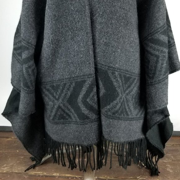 Gray Wool AEO Open Cardigan Poncho - Picture 2 of 6